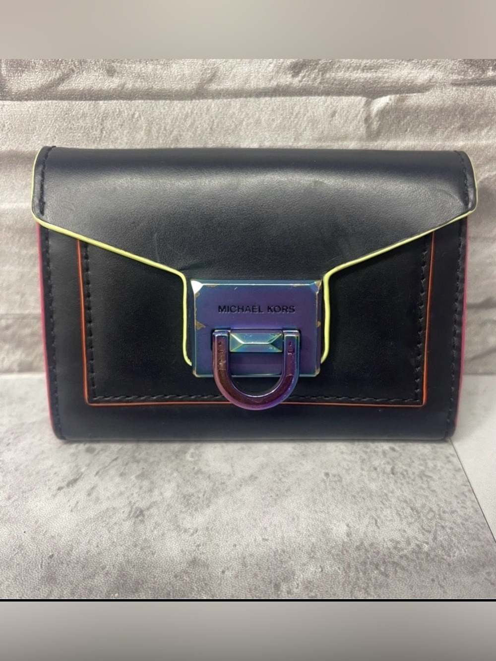 Michael Kors Manhattan Small Flap Wallet Black Neon Contrast Rare - Picture 2 of 10
